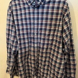 Roundtree & Yorke plaid button- up